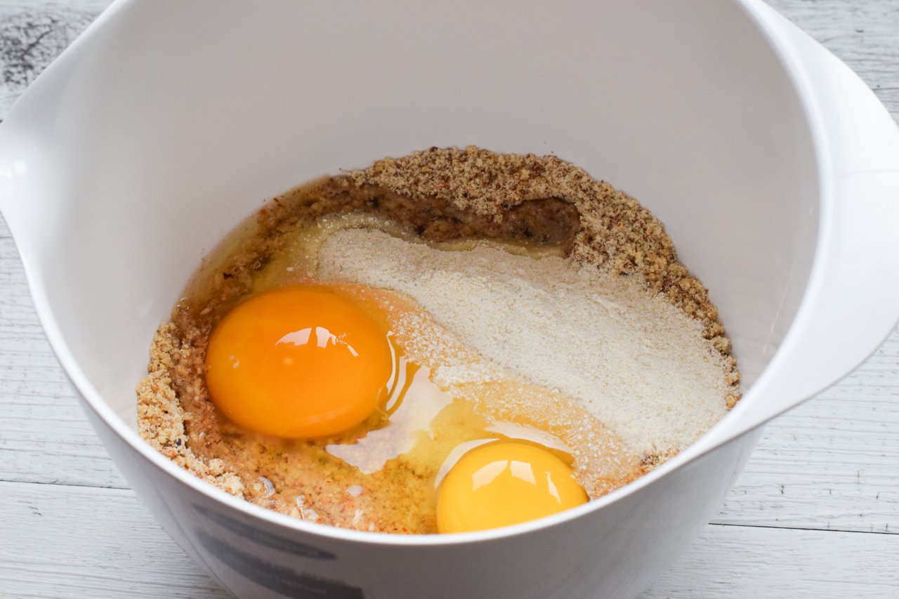 Sütjük a sárgarépatortát Keverjük össze a hozzávalókat