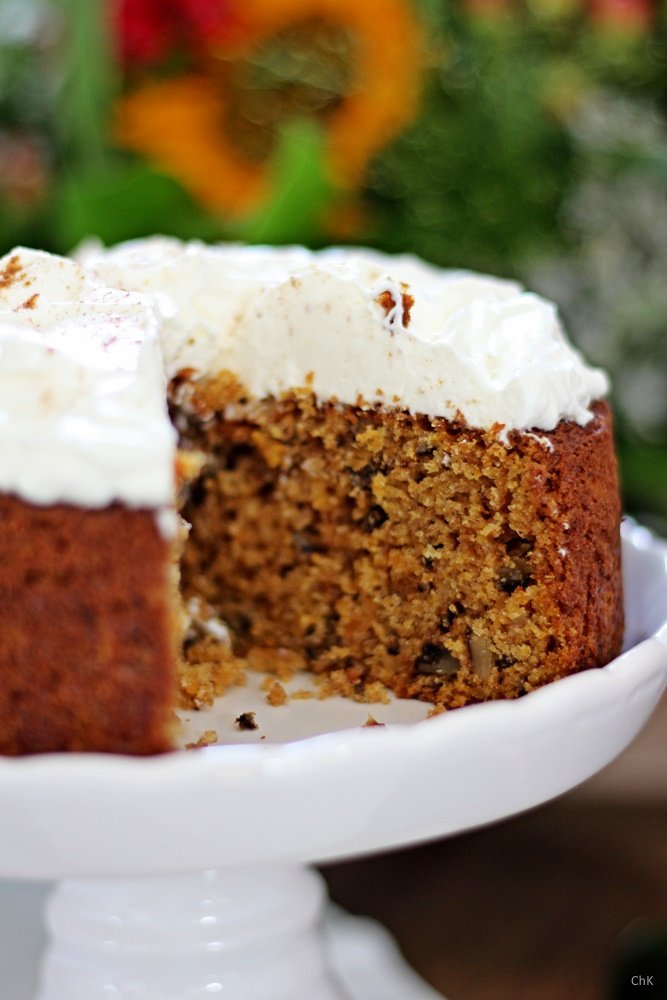 Sárgarépa torta dióval és tejszínnel