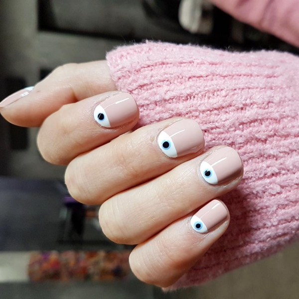 Francia minimalista és egyszerű körmök szemekkel 30 minimalista és egyszerű körömötlet minden alkalomra fordított francia manikűr