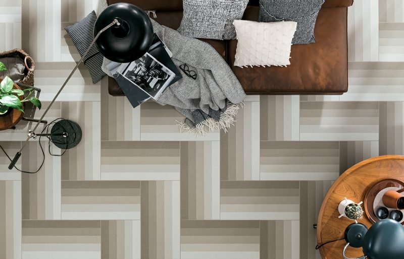 Salon au sol en carrelage Mirage Les carreaux de mirage s'estompent