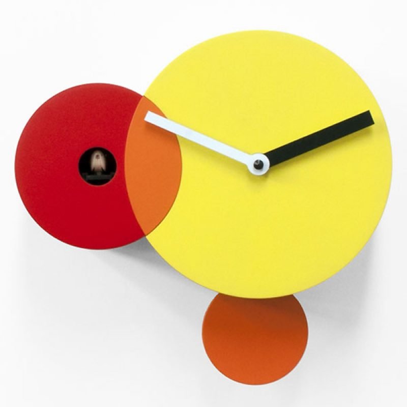 Orologio a cucù come decorazione perfetta per la parete. Orologio a cucù come decorazione perfetta per la parete.