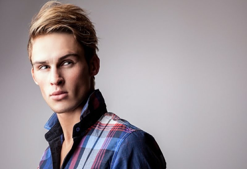 Férfi frizurák 2014 rövid hajvágás oldalsó elválás extravagáns megjelenés