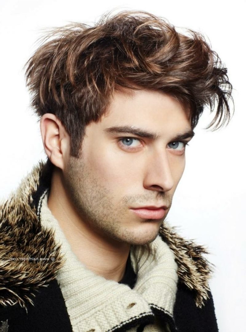 Férfi frizurák 2014 kócos haj közepes hosszúságú