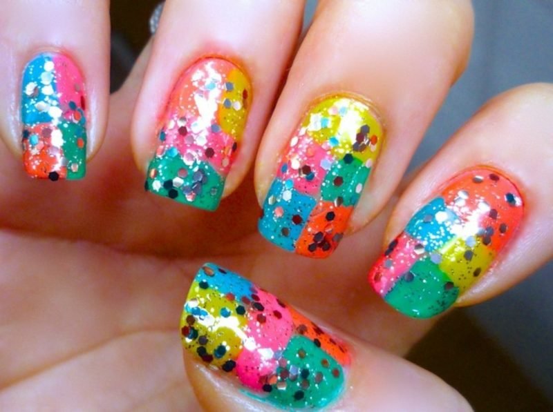 Dizajn noktiju proljetno šaren Proljetni dizajn noktiju