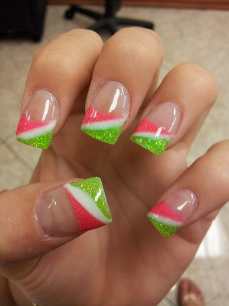 Proljetni dizajn noktiju Originalni dizajn u boji francuskih noktiju