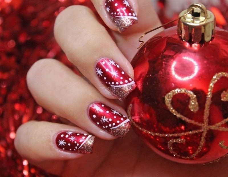 Köröm művészeti galéria ünnepi köröm design piros és fehér télen