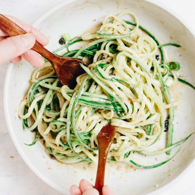 Cukkini spagetti vegán finom Készítse el a cukkini tésztát, hogyan kell csinálni