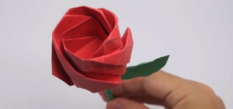 Upute za origami ružu Ruka mala upute za ružu origami presavijati životno