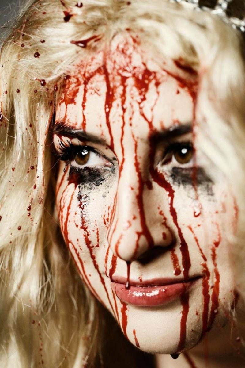 Trucco con idee e ispirazioni di sangue finto Halloween Consigli per il trucco di Halloween donne sangue finto