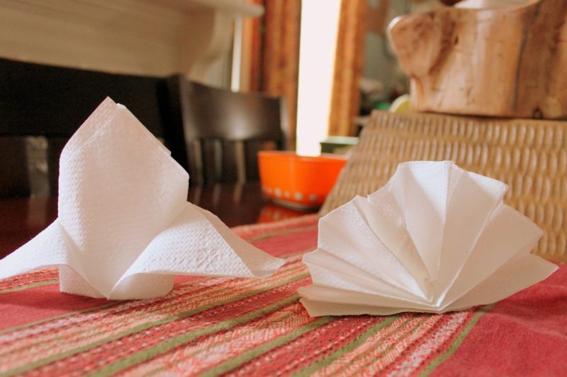 serviettes en papier pliantes