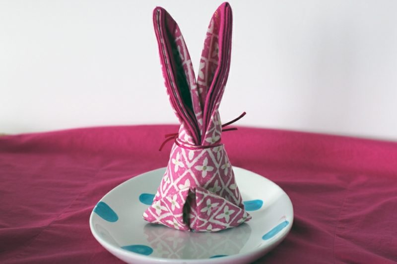 serviettes en papier plier le lapin