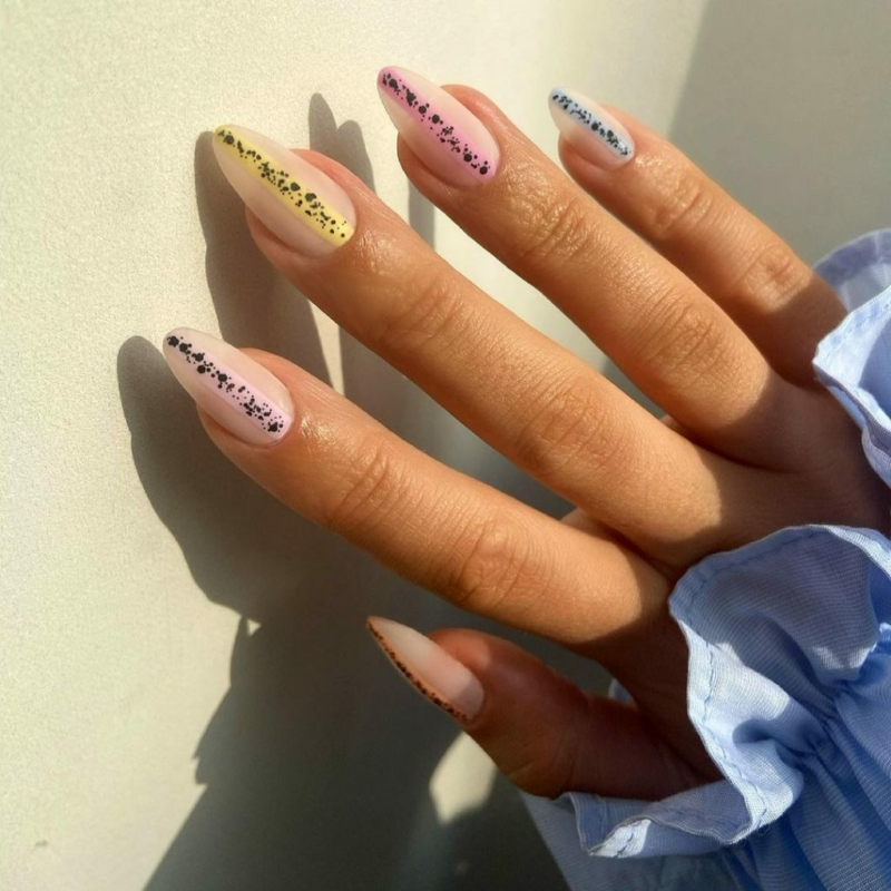 Nail design fantastici punti e strisce unghie lunghe bei punti di design