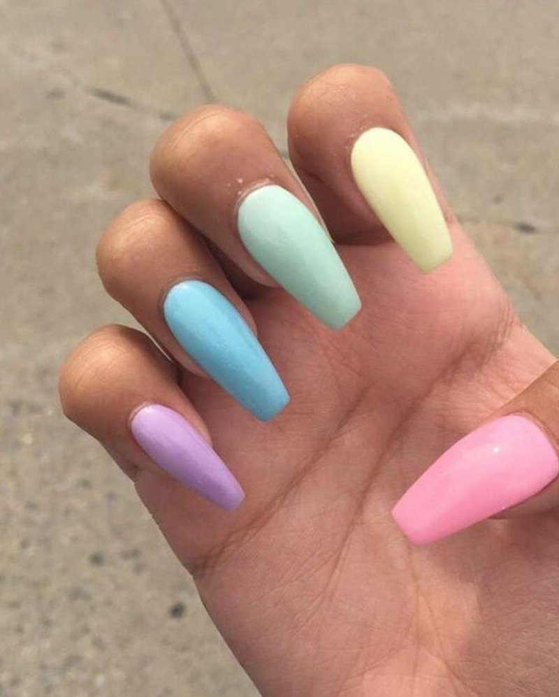 unghie lunghe colori pastello fantastici Idee e suggerimenti per dipingere le unghie pastello