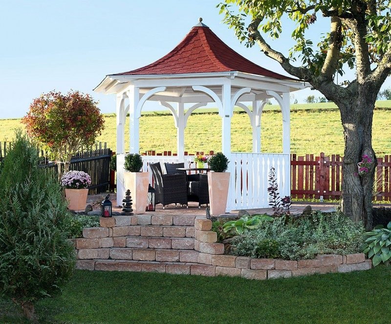 Construisez vous-même un pavillon de conte de fées dans des couleurs blanches avec un design subtil Construisez vous-même un pavillon comme un conte de fées