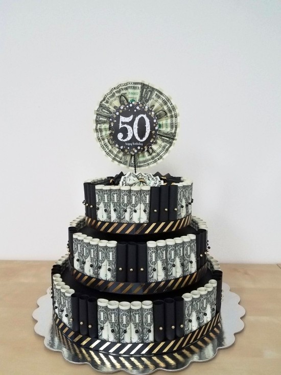 Faites des gâteaux avec des billets de banque avec des cadeaux en argent intelligents et pratiques