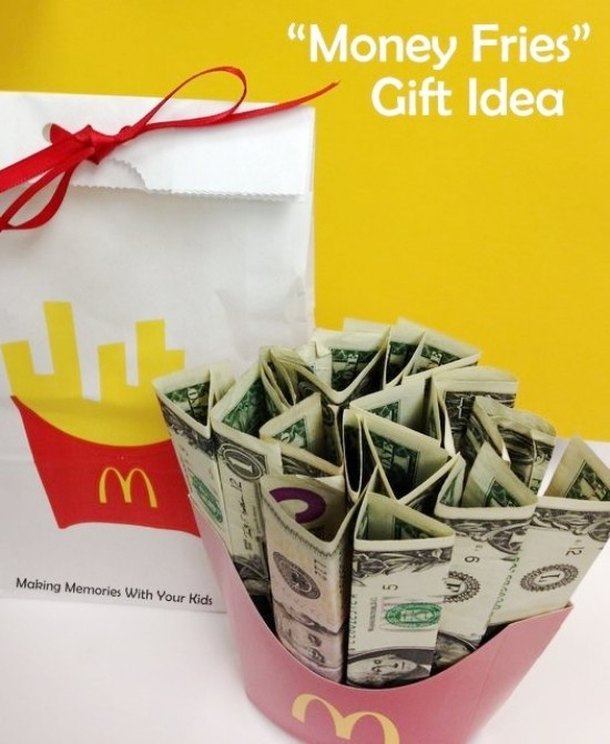 Des cadeaux monétaires intelligents et pratiques font des factures de chips de pommes de terre frites