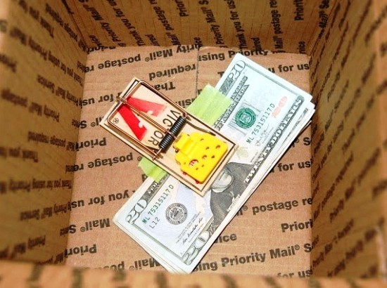 Cadeaux d'argent intelligents et pratiques faire un piège à souris avec de l'argent dans une boîte