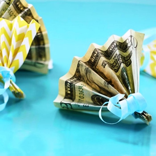 Les cadeaux en argent intelligents et pratiques font de l'argent de petits compartiments