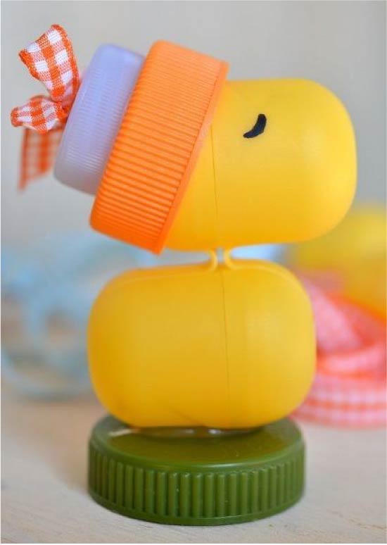 Kinderambachten van plastic deksels