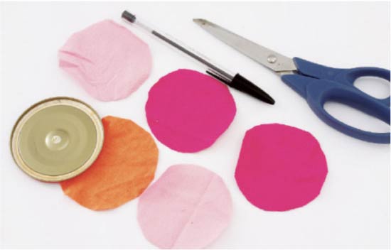 Een standaard maken voor gerechten van plastic deksels