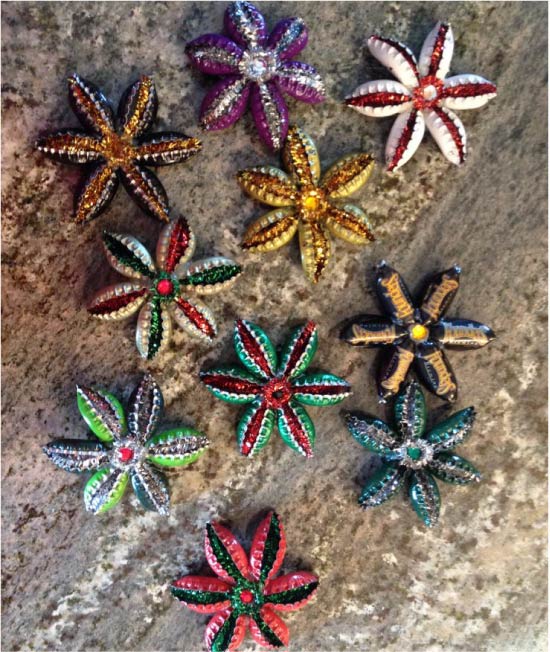 Kerstboomversieringen van deksels