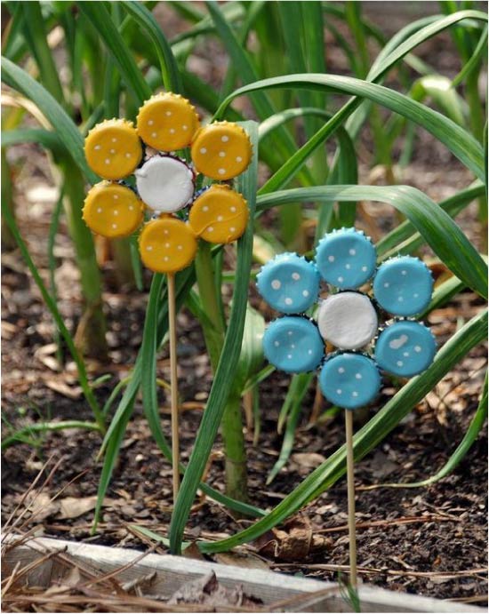 Tuindecoratie van deksels