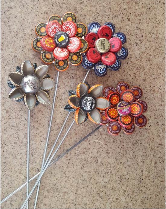 Tuindecoratie van deksels