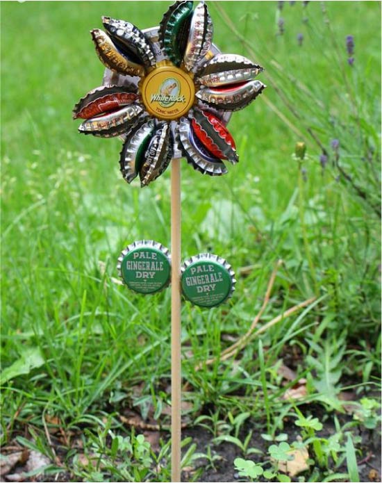 Tuindecoratie van deksels