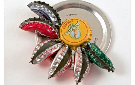 Ambachten maken van bloemvormige deksels