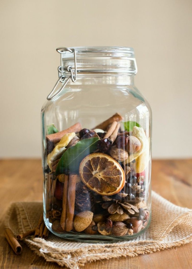 pot-pourri autunnali in un bicchiere Creare fragranze per ambienti per l'autunno