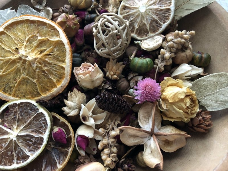 Ricette Pot-pourri rose fette di arancia essiccate Fai da te un profumo per ambienti come farlo