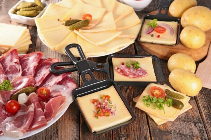 Švicarski raclette od topljenog sira
