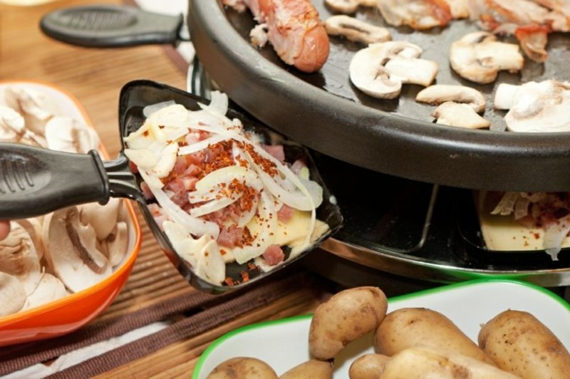 Topljeni sir poslužite s gljivama