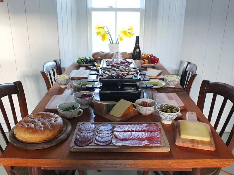 Organizirajte zabavu sa sastojcima raclette