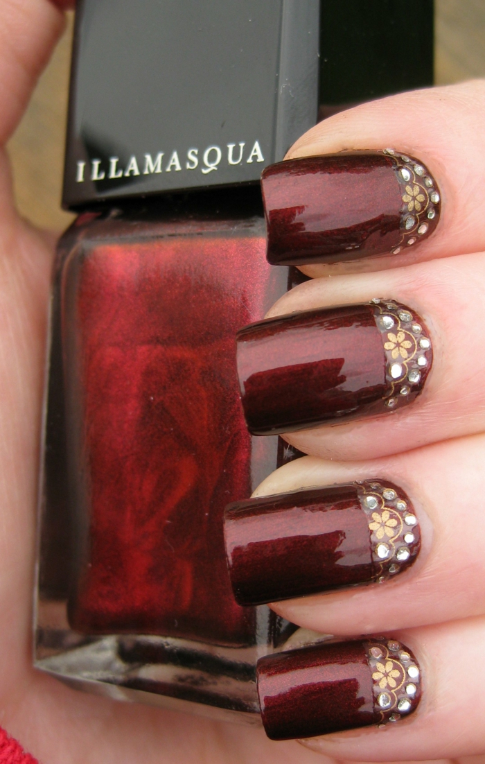 Combina il design delle unghie rosso con l'adesivo nail design gallery pesca unghie immagini nail design rosso