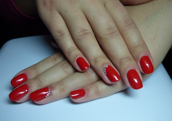 sfumature rosse abbinate unghie semplici nail design unghie rosse immagini