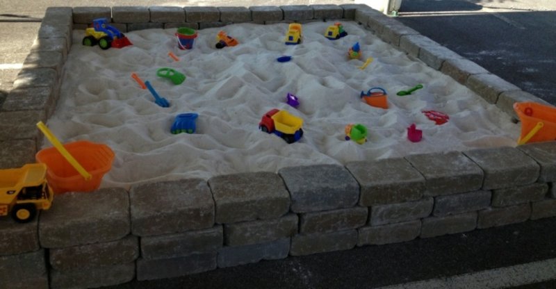 Construisez vous-même un bac à sable Construisez votre propre bac à sable en pavés