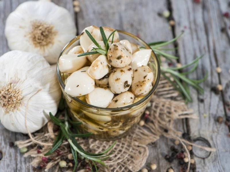 pot d'antibiotiques naturels plein d'ail antibiotiques naturels ail 5