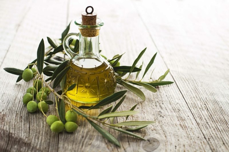 bouteille d'huile d'olive aux antibiotiques naturels antibiotiques naturels huile d'olive