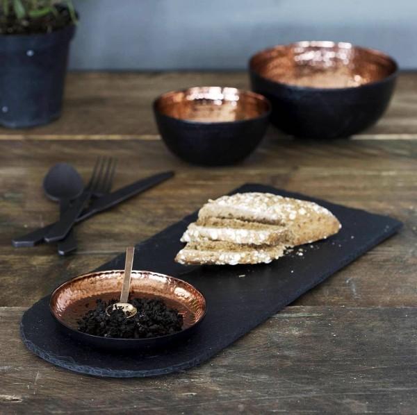 Ideje za deko tanjure od škriljevca crni mito lagani kruh i namaz od maslina