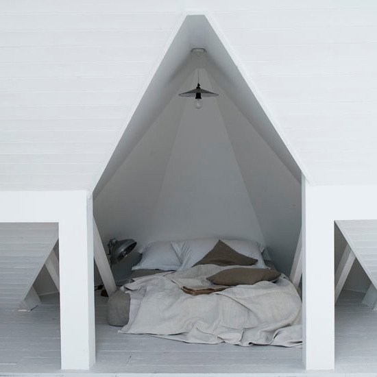 Meublez votre petite chambre de façon scandinave ! petite chambre design style scandinave oreiller de lit design blanc
