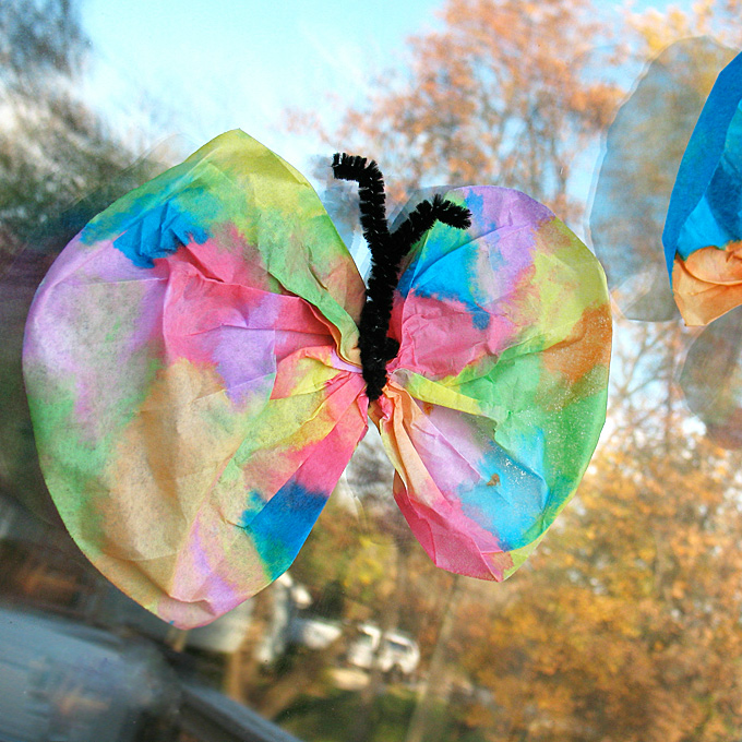 Leptir s filtrom za kavu posebno je pogodan za ukrašavanje ili igru. Leptir s filtrom za kavu posebno je pogodan za ukrašavanje ili igru.