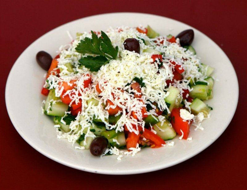 Insalata Schopska la ricetta originale Antipasto di insalata Schopska