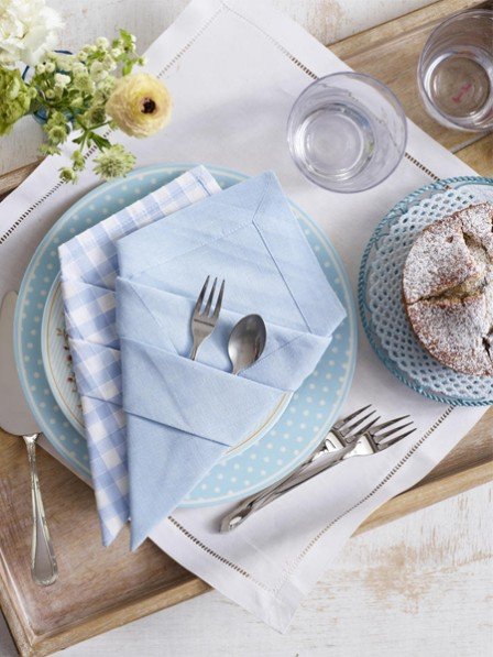 Kako presaviti ubrus u džep za pribor za jelo