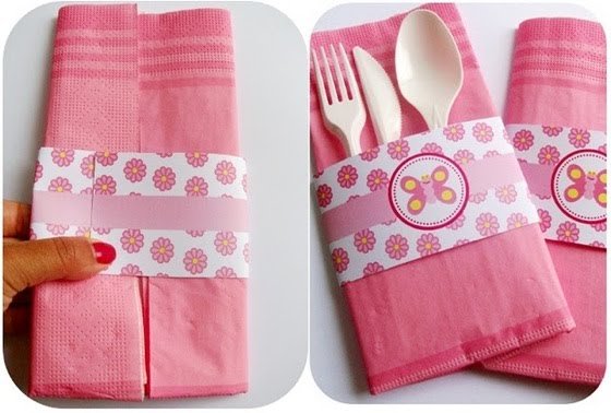 Lijepo sklopljeni džep za pribor za jelo