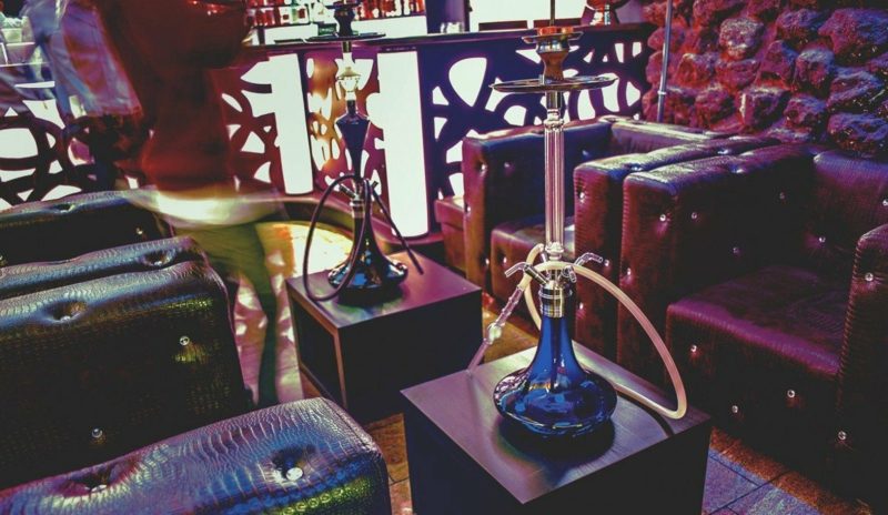 ambiance au bar à chicha détendez-vous au bar à chicha
