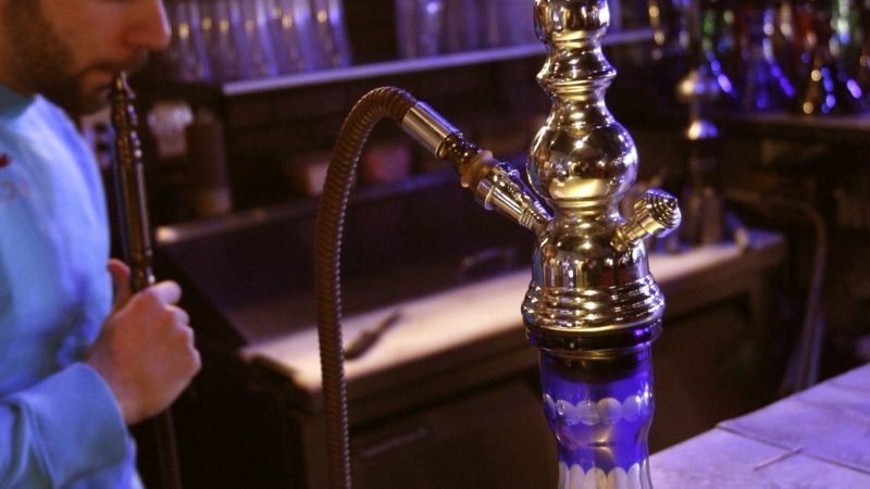 fumer la chicha tuyau de chicha