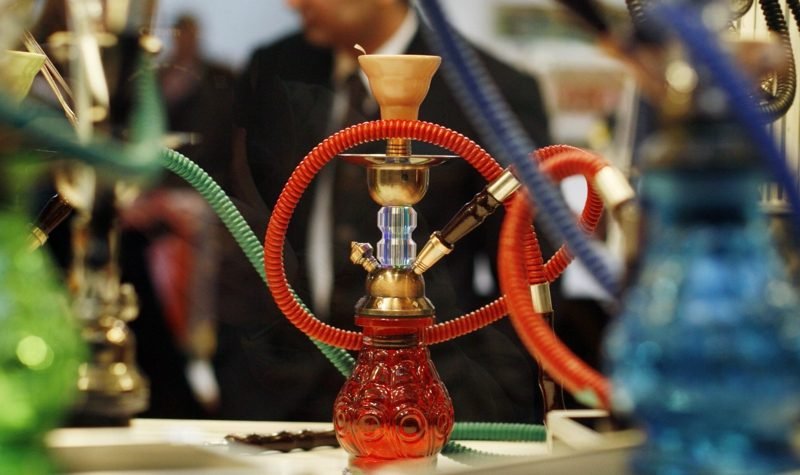 La fumée de chicha est nocive petite chicha rouge