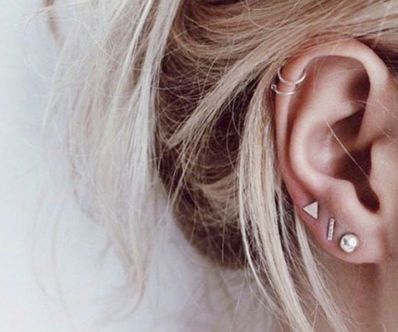 Helix piercing deux petits anneaux