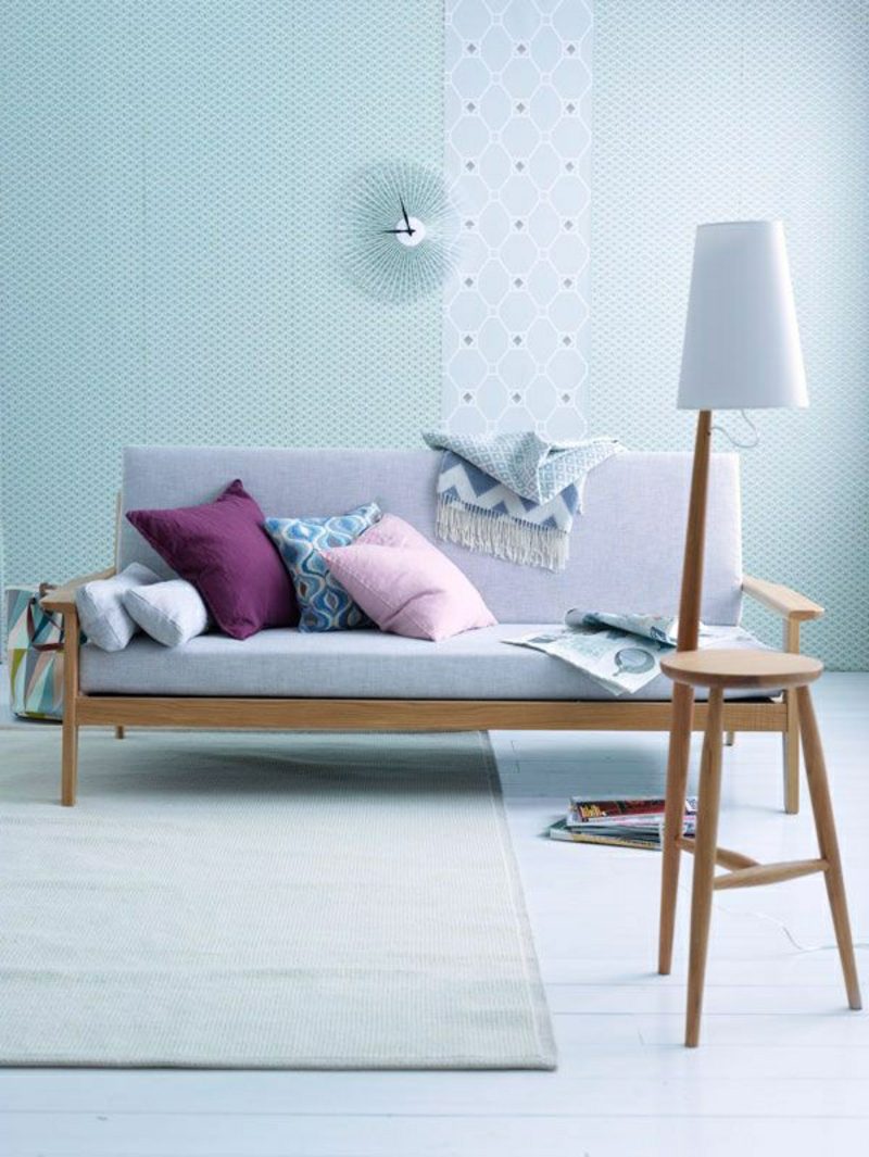 Soggiorno scandinavo parete blu Colori pallidi viventi scandinavi